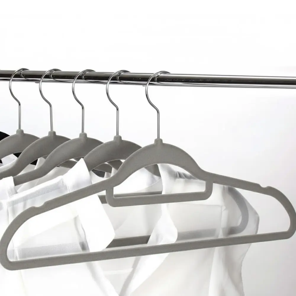 Kit 5 Cabides de Veludo Antiderrapante Slim - Cabide Aveludado para Roupas, Vestidos, Casacos e Ternos - Cabides Organizadores Resistentes para Closet e Guarda-Roupa - UpShop (Cinza) - 1