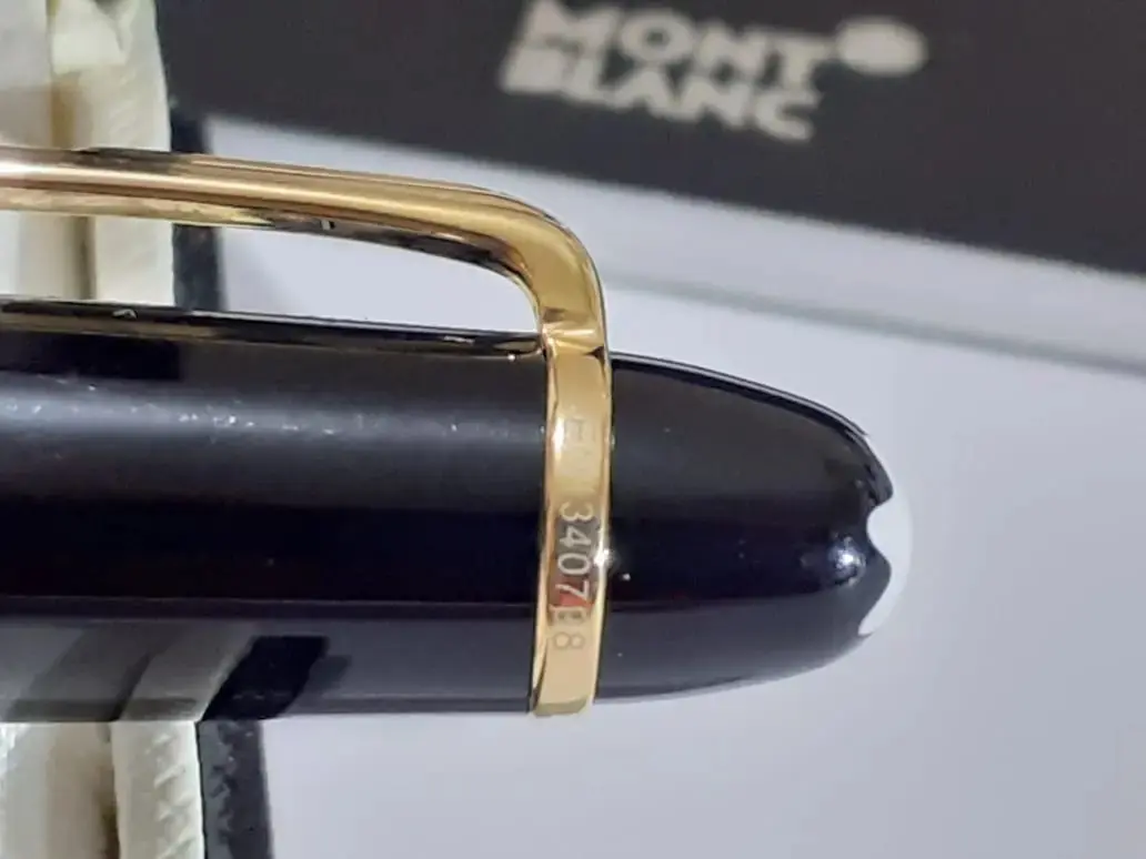 Caneta Esferográfica Montblanc Meisterstuck Classique Preta com Detalhes Dourados thumbnail 3