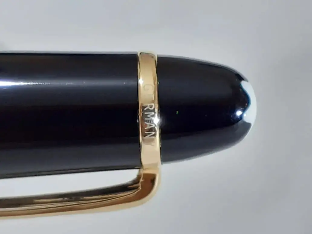 Caneta Esferográfica Montblanc Meisterstuck Classique Preta com Detalhes Dourados thumbnail 6