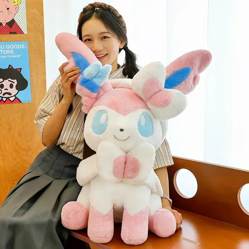 Brinquedo de Pelúcia Sylveon em Posição Sentada, Macio e Fofinho, Boneca de Anime Estilo Japonês, Almofada Decorativa para Sofá e Cama, Presentes para Decoração de Casa