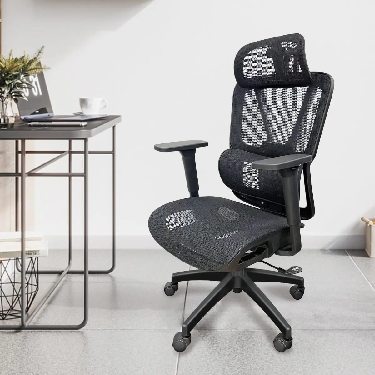 Cadeira de Escritório Ergonômica Python Fly em Malha - Testada conforme NR-17, Lombar Integrada Fixa, Assento Arejado, Braços 3D, Suporta até 150kg(preto)