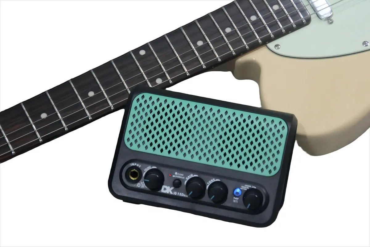 DK Amplificador Guitarra Portátil iG-10DMini com Bateria Eletrônica 30 Ritmos Bluetooth 10W Alto-Falante Duplo Recarregável USB-C Modos Clean/Overdrive e Entradas AUX/Fone para Prática em Casa/Viagem