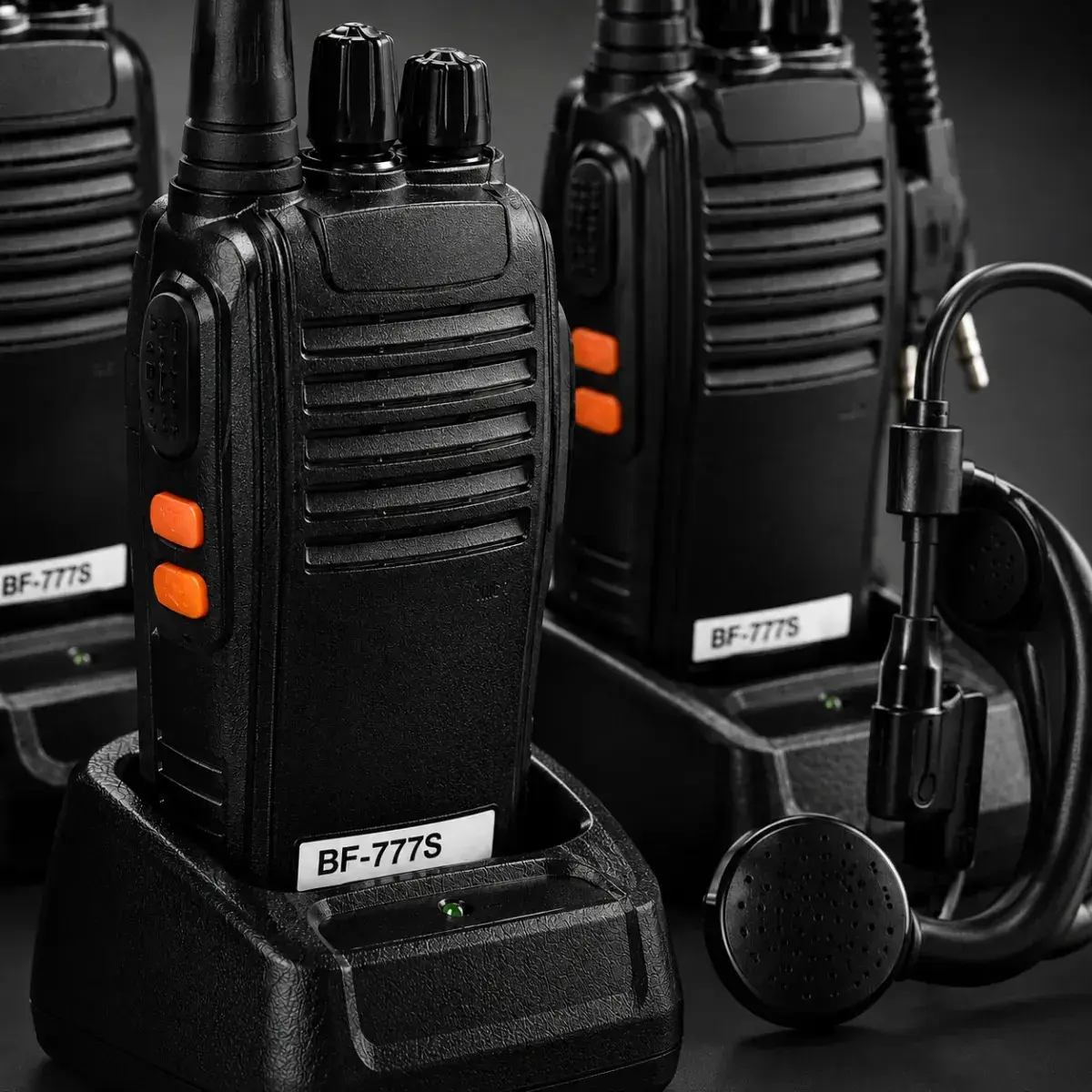 Kit 2 Rádios Comunicadores Bf-777s Alta Performance Walkie Talkie Profissional Esportivo Sem Fio Alta Segurança Comunicação Show Eventos 400 ~ 470mhz 16ch Ht Walk Talk thumbnail 8