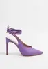 Scarpin de Salto Fino com Amarração Lança Perfume Feminino - 1
