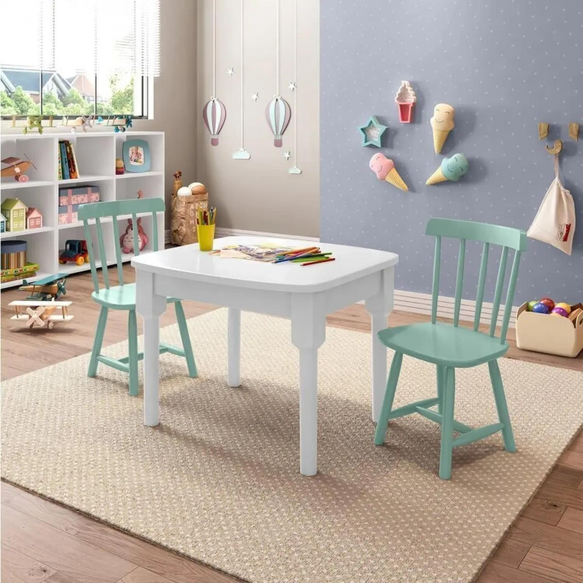 Mesa Infantil com 2 cadeiras Mariah Madeira Maciça e Laca Casatema Branco/Menta - 1
