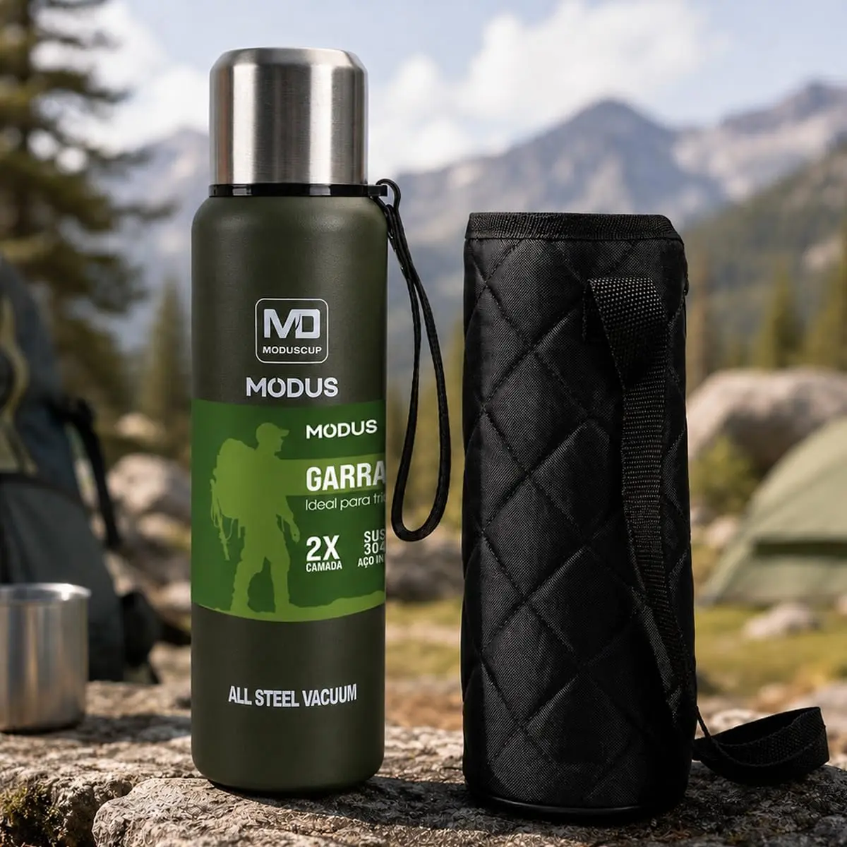 MODUS Garrafa Térmica Aço Inox com Corda e Bolsa Verde 1500ML | Base Emborrachada Anti Derrapante, Portátil Caneca de Viagem, Anti Vazamento, BPA Free, para Viagens e Atividades ao Ar Livre - 1