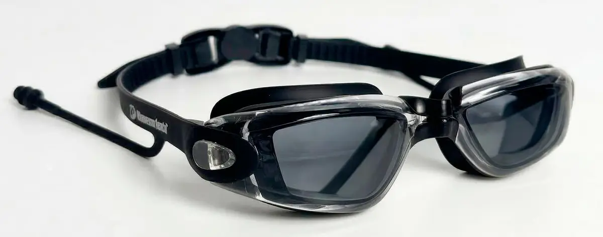 Óculos De Natação Ocean, Hammerhead, Adulto Unissex, Fume/Preto | com vedação em silicone, lentes antiembaçantes e ajuste confortável.