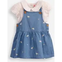 salopete jeans infantil com body floral azul