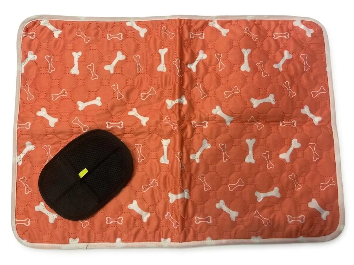 Tapete Higiênico para Cachorros Lavável 50x70 + Luva Limpa Pelos (Vermelho) | Higiene e limpeza, 2 soluções em 1 kit