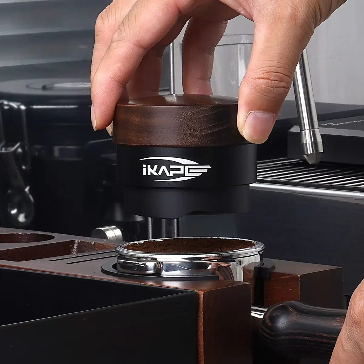 Distribuidor de gravidade de madeira para café expresso IKAPE, cabe em portafiltros de 51/54/58 mm, distribuidor de café com base de revestimento PVD de titânio