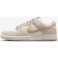 Tênis Nike Dunk Low SE Feminino