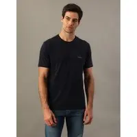 Camiseta Masculina Básica Estampa Logo Reissue No Peito Calvin Klein Jeans - Azul Marinho Camiseta Masculina Básica Estampa Logo Reissue No Peito Calvin Klein Jeans Azul Marinho Ggg