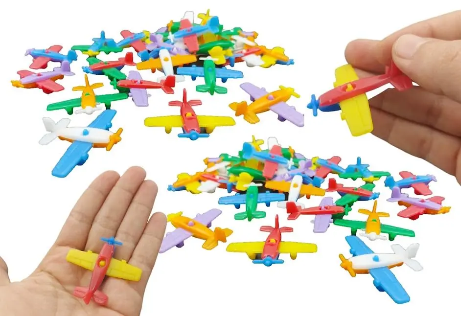 Conjunto com 50 Brinquedinhos Mini Brinquedo Plástico Nacional Kit para Lembrancinhas Mimos Prendas Sacolinha Surpresa Festas (50 Avião)