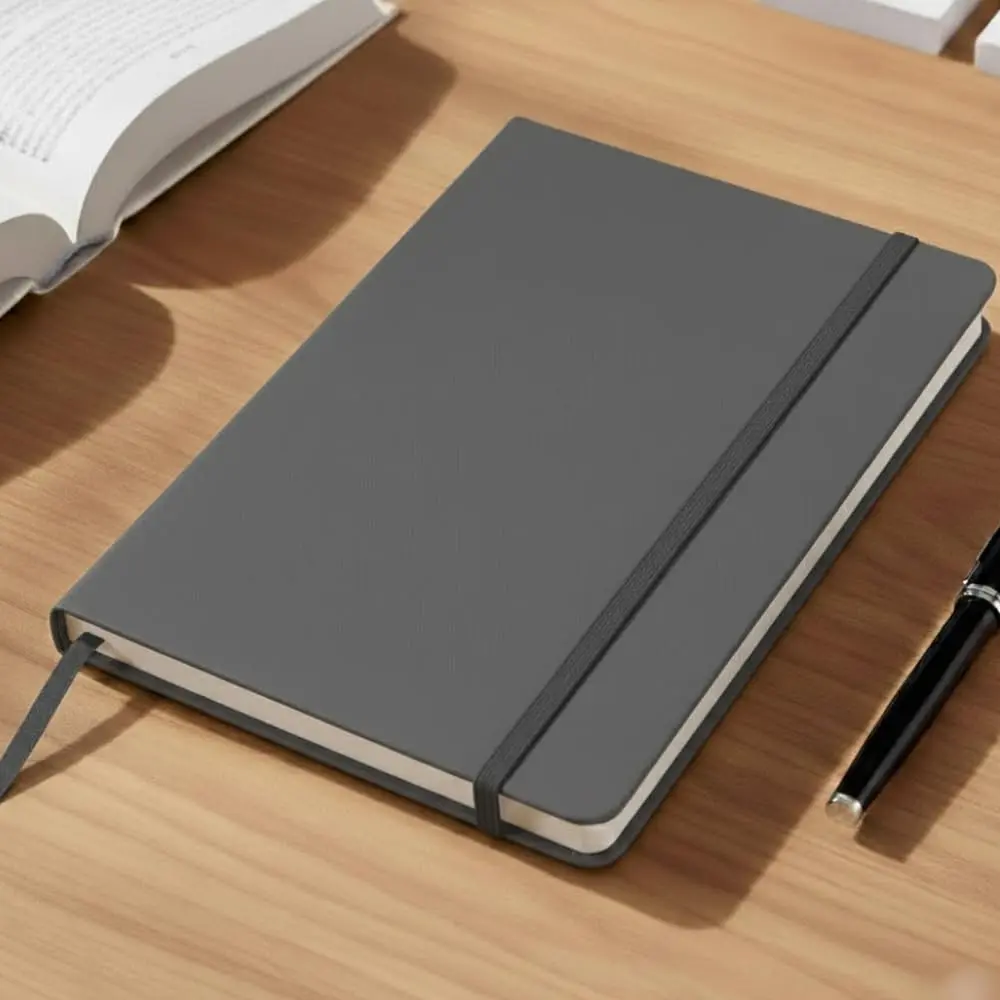 Caderno de Anotações Tipo Moleskin com Linhas 80 Folhas A5 – Caderno Capa Dura, Caderneta Executiva Pautada para Escritório, Estudos, Trabalho e Anotações diárias - UpShop (Cinza Escuro) - 1
