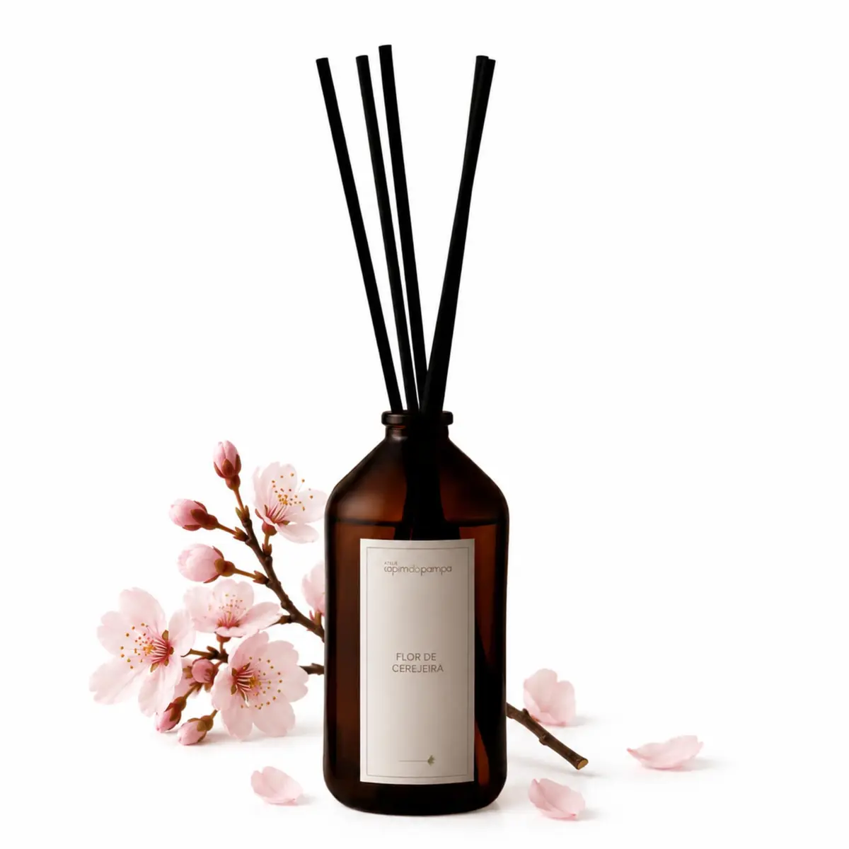 Ateliê Capim do Pampa Difusor de Aroma de Varetas Flor de Cerejeira 230ml | Aromatizador de ambiente artesanal, fragrância floral e frutal, vidro âmbar com 5 varetas de algodão, perfuma e decora