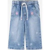 calça infantil jeans com bordado florzinha azul