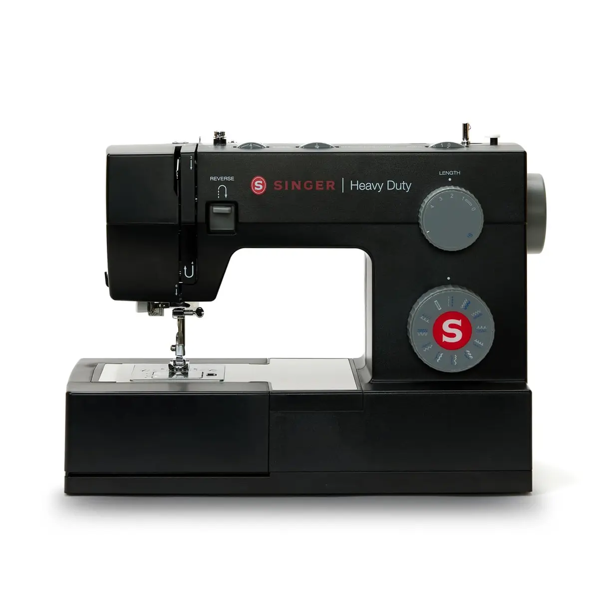 HD4423 Black Máquina de Costura Heavy Duty 220V Singer | 23 pontos, até 1.100 pontos/minuto, casa de botão em 1 passo, braço livre e base em aço inoxidável.