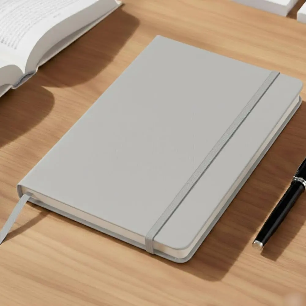 Caderno de Anotações Tipo Moleskin com Linhas 80 Folhas A5 – Caderno Capa Dura, Caderneta Executiva Pautada para Escritório, Estudos, Trabalho e Anotações diárias - UpShop (Cinza Claro) - 1