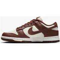 Women's Nike Dunk Low SE - 1