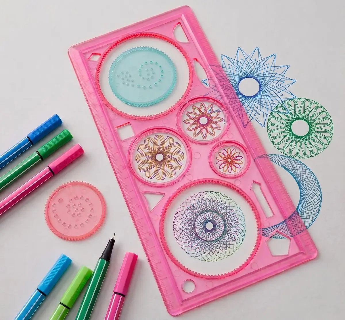 Régua Mágica Espirógrafo | Desenhos Geométricos, Arte Espiral e Mandalas | Estimula Criatividade e Coordenação Motora | Arte e Diversão