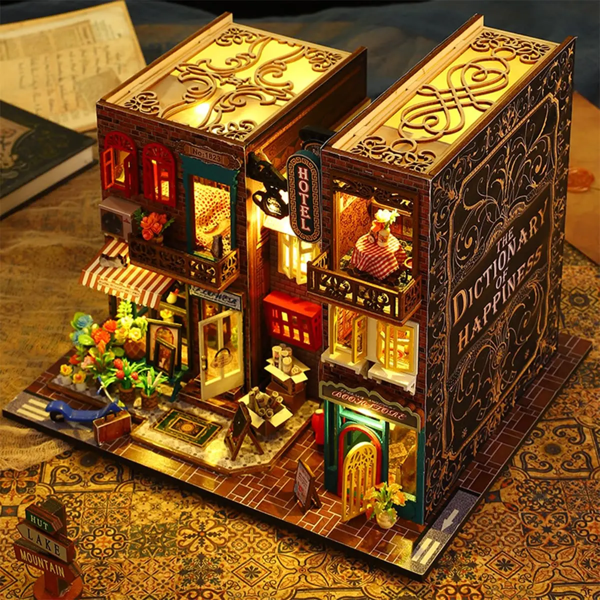 Kit DIY Casa Miniatura de Madeira Casinha Modelo Com Lud LED Brinquedo de Montagem Artesanal (Casa com Capa Antipoeira)