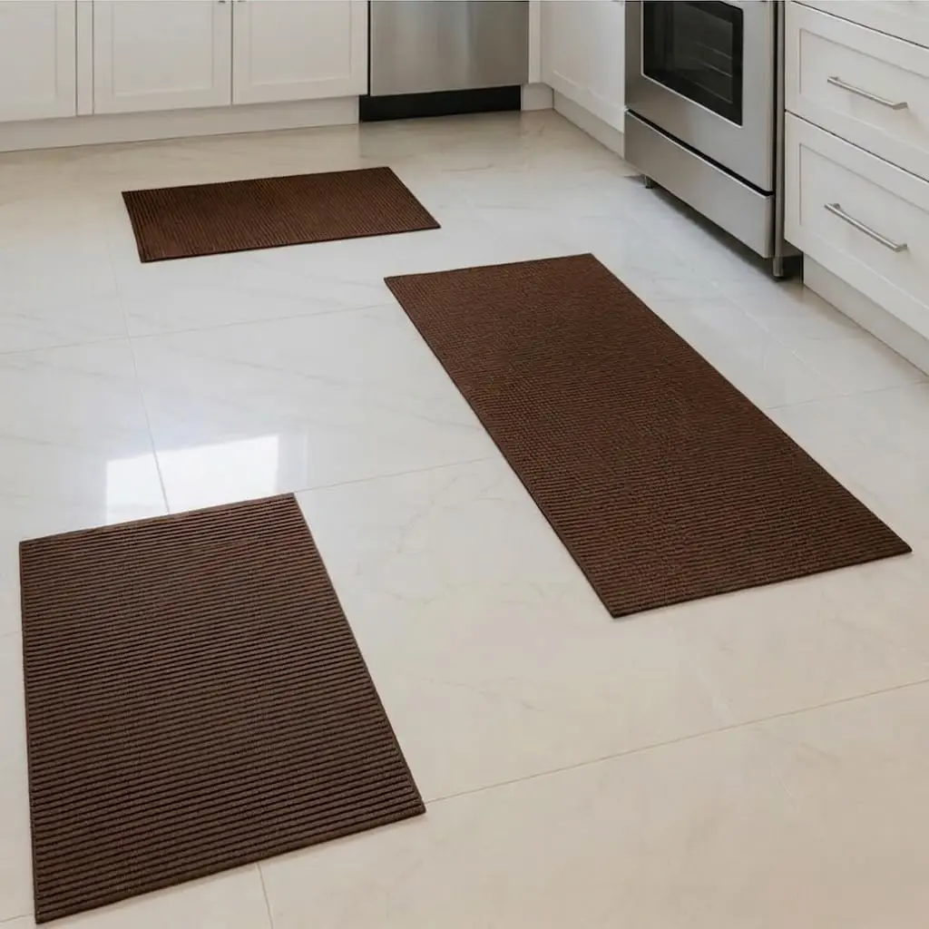 Kit 3 Peças Tapete Passadeira Emborrachado Premium Antiderrapante 43cm Durável Reforçado e Versátil para Cozinhas, Corredores e Casas (Marrom)