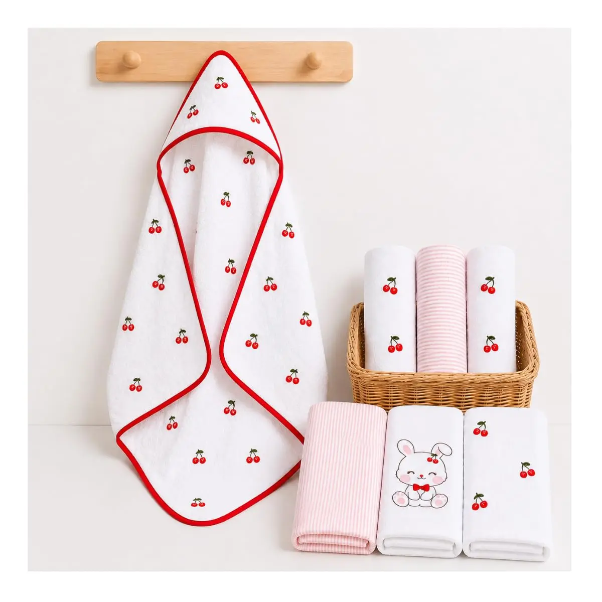 Kit Enxoval Bebê Toalha com Capuz, Cueiro e Paninho Cerejinha | 100% Algodão, Hipoalergênico, 7 Peças no Kit, Bordado Cerejinha, 34x40 e 68x70 cm