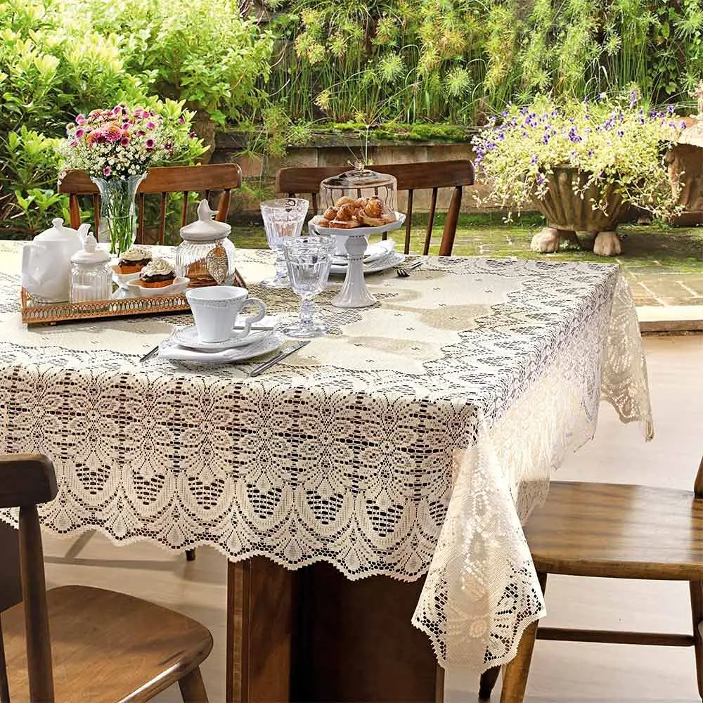 Toalha de Mesa Retangular Clássica Arabesco 1,50 x 2,50 m para 8 Lugares, Estampa Elegante Europeia, Ótimo Caimento, Fácil de Lavar, Durável e Ideal para Decoração – MARFIM