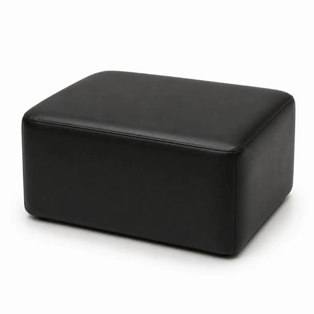 Puff Orgânico 65cm Banco Estofado para Sala Quarto Escritório(Corino Preto) | Puff estofado com formato orgânico, 42 cm de altura e capacidade informada de até 150 kg para ambientes internos.