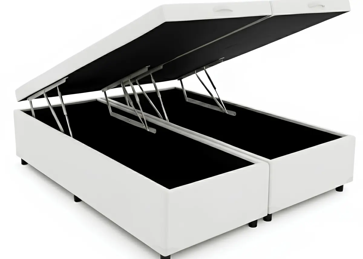 Cama Box Baú Queen Bipartido 79, Blindado, Pistão á Gás, Pés de Madeira (Corino, Branco)