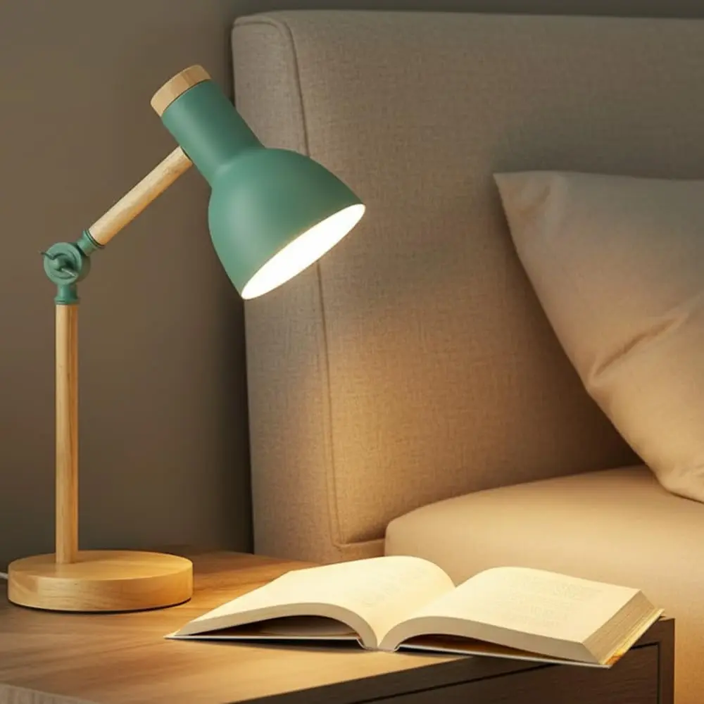 Luminária Abajur de Mesa Articulada com Base em Madeira Natural – Estilo, Funcionalidade e Conforto Visual (Verde) - 1