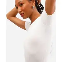 body básico feminino manga curta canelado off white