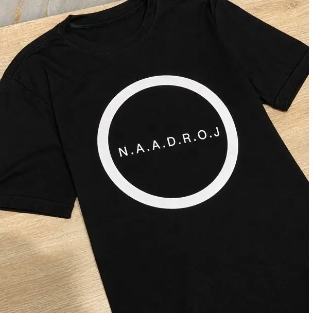 Camiseta estilosa masculina , modelo 2023