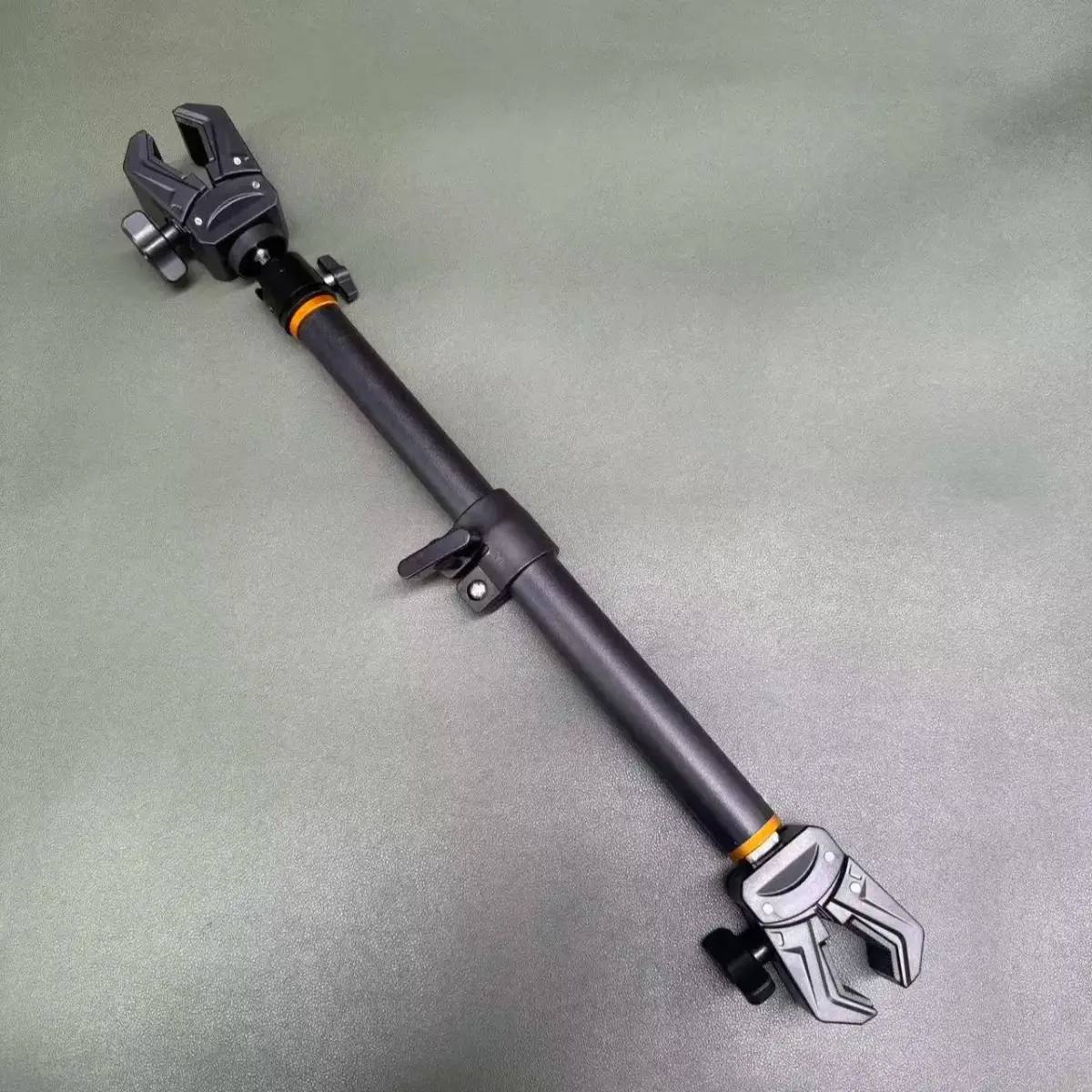 Bastão de Selfie Universal com Dupla Cabeça Metálica Reforçada, Rotação 360°, Haste Extensora e Estabilizador Gimbal